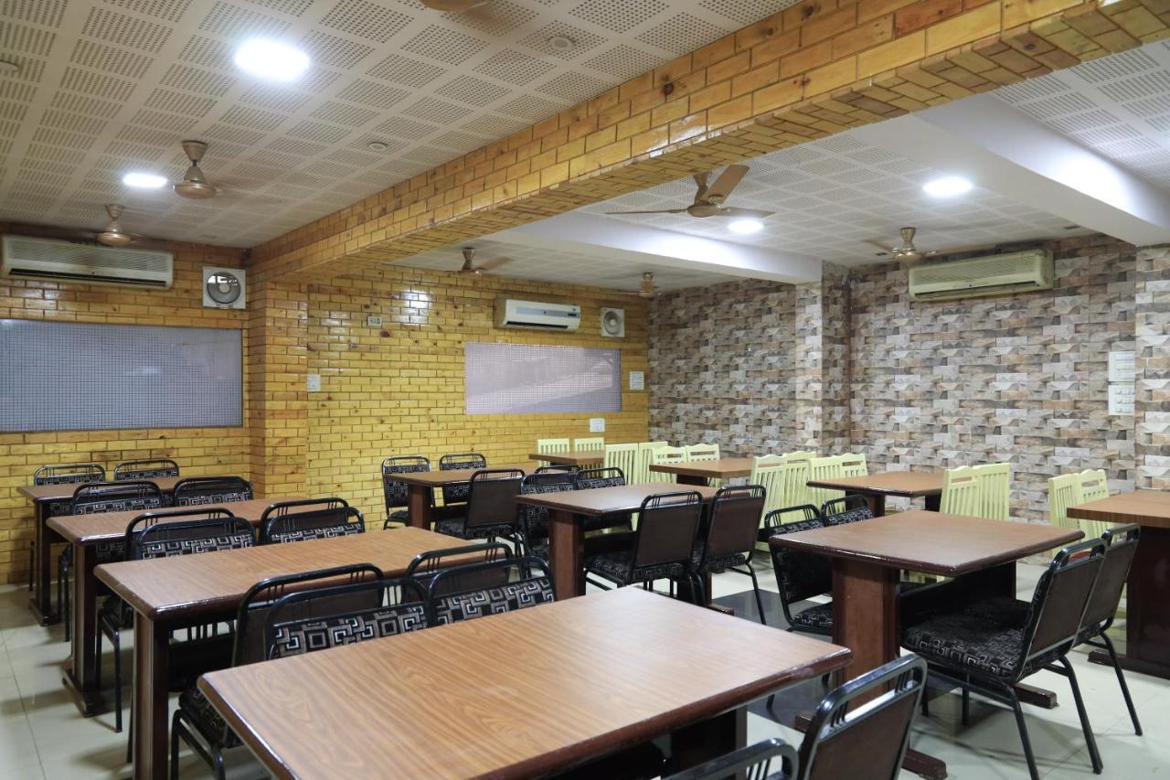 Oyo Flagship 77764 Hotel Rahul Ganeshpeth Colony Nagpur Zewnętrze zdjęcie